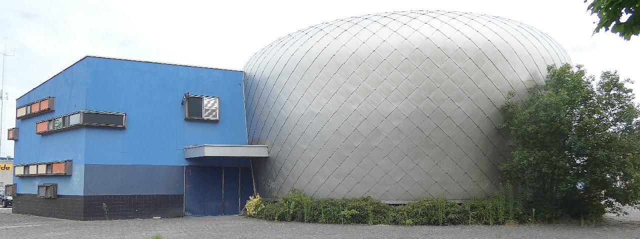 Silverdome, Huizen