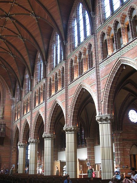 Interieur RK Sint-Vituskerk Hilversum